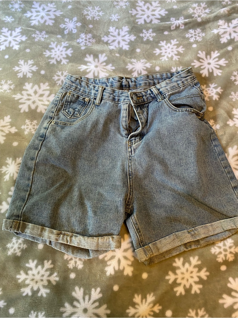 SHEIN Light Blue Rolled-Hem Denim Shorts